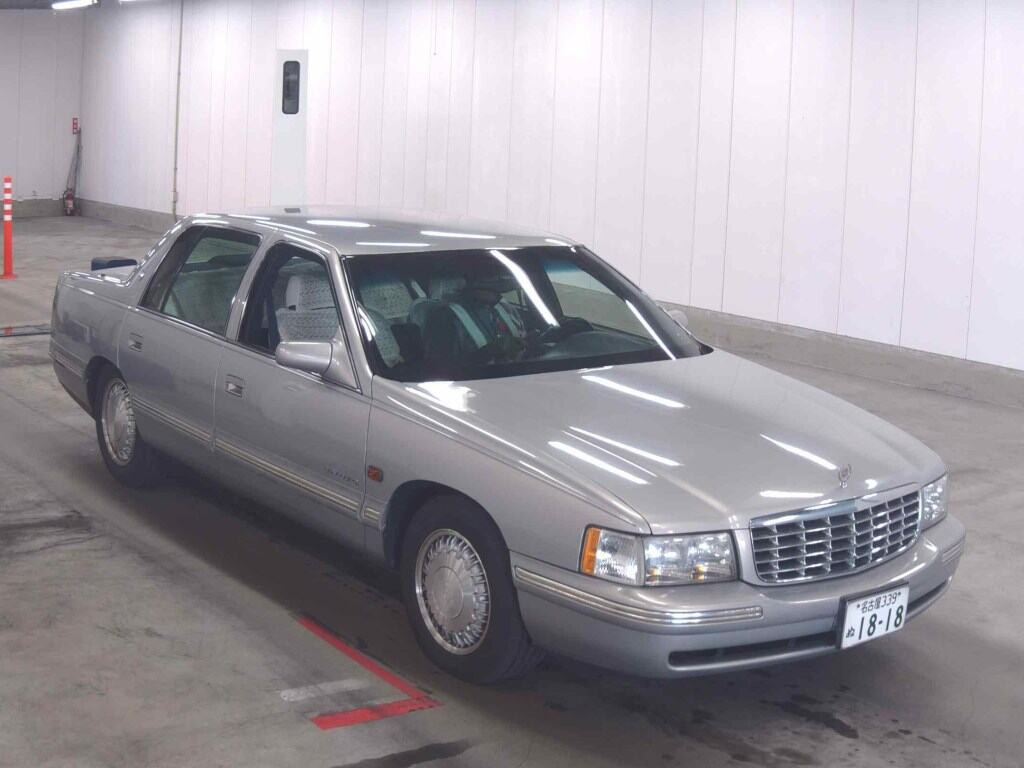 Cadillac Concours 1999 z aukcji japońskiej