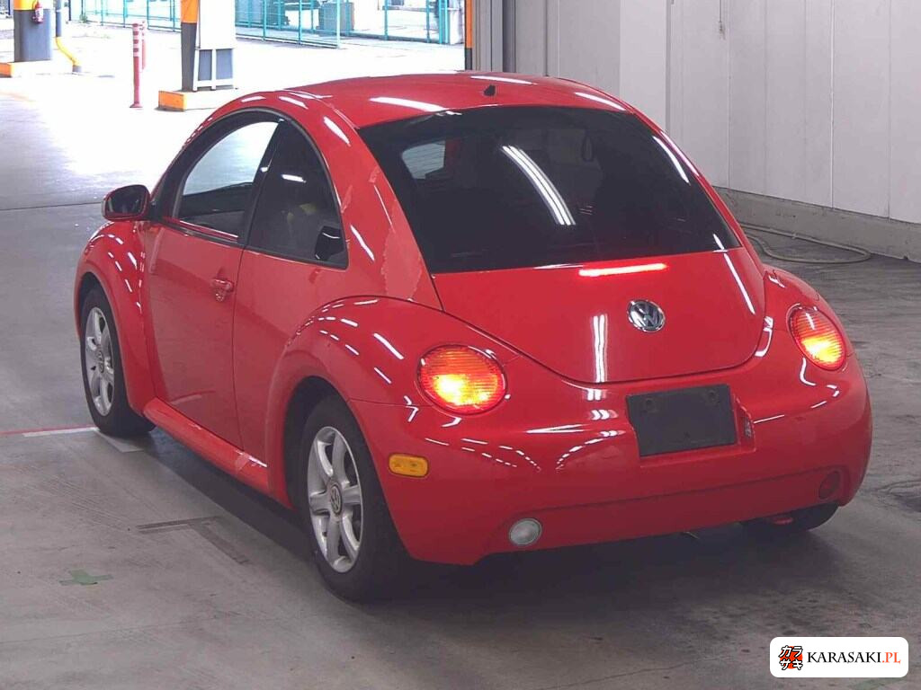 2004 Volkswagen New Beetle 2
