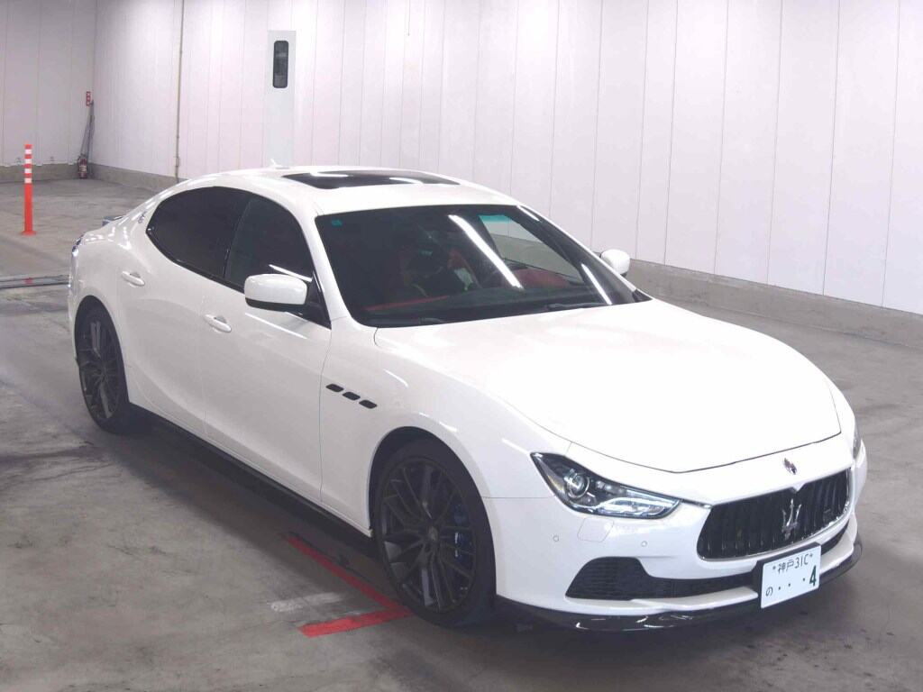 Maserati Ghibli 2015 z aukcji japońskiej