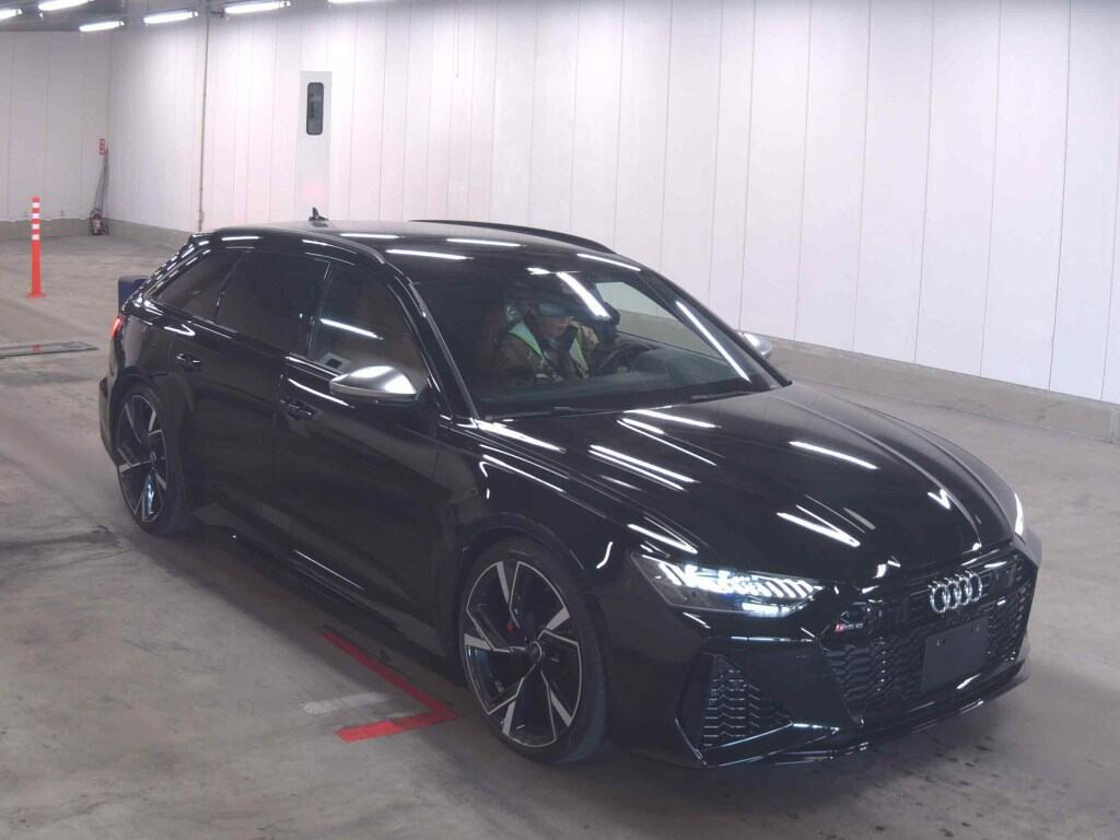 Audi RS6 Avant 2021 z aukcji japońskiej