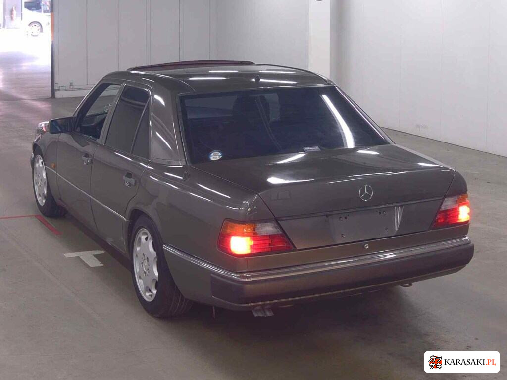 1989 Mercedes-Benz Medium Class 4D 300E 2