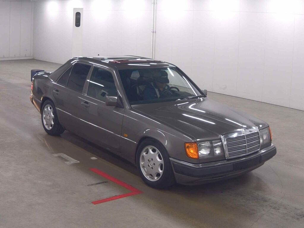 Mercedes-Benz Medium Class 1989 z aukcji japońskiej