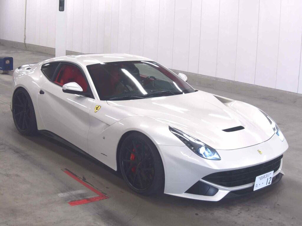 Ferrari F12 Berlinetta 2013 z aukcji japońskiej