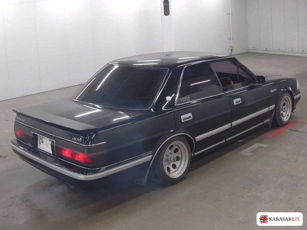Toyota Crown 1990 z aukcji japońskiej