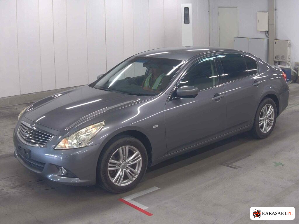 Nissan Skyline 2013 z aukcji japońskiej