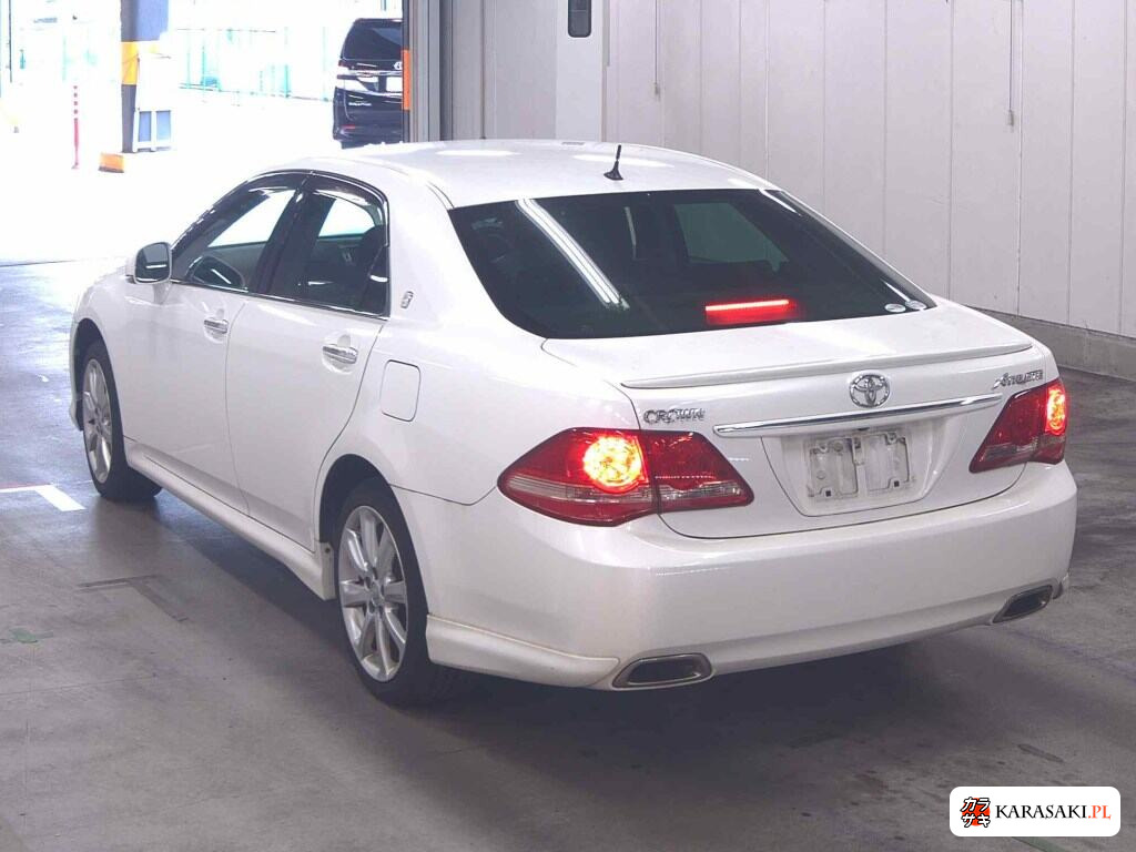 Toyota Crown 2009 z aukcji japońskiej