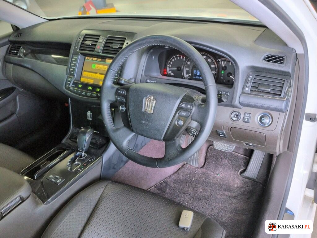 Toyota Crown 2009 z aukcji japońskiej