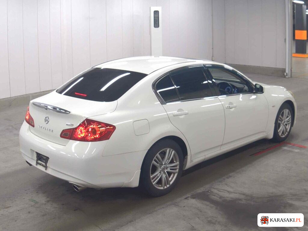 Nissan Skyline 2011 z aukcji japońskiej