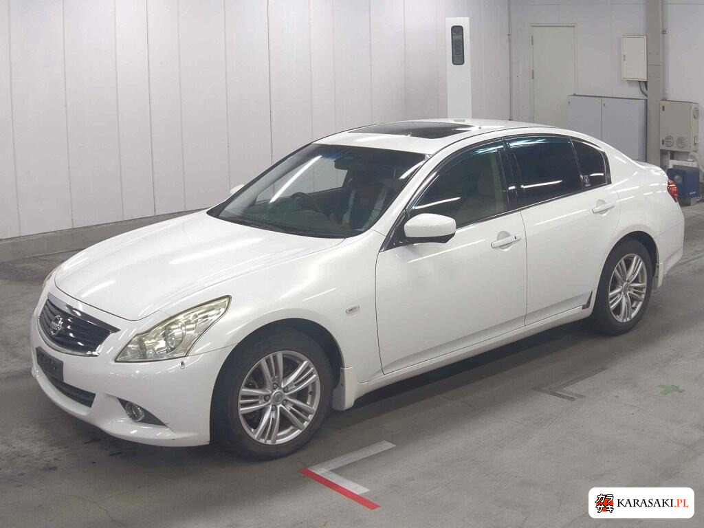 Nissan Skyline 2011 z aukcji japońskiej