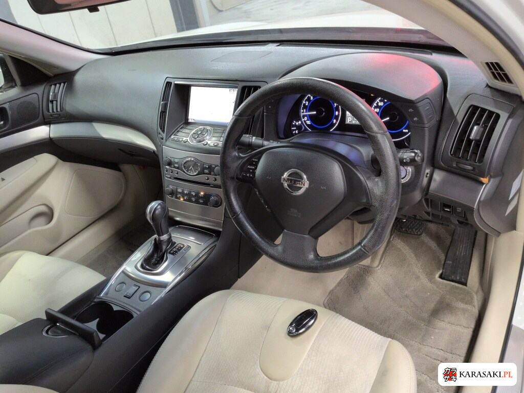 Nissan Skyline 2011 z aukcji japońskiej