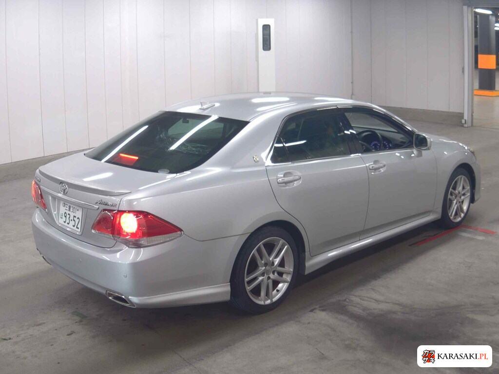Toyota Crown 2010 z aukcji japońskiej