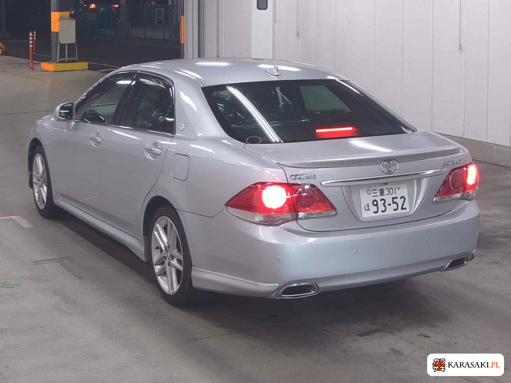 Toyota Crown 2010 z aukcji japońskiej