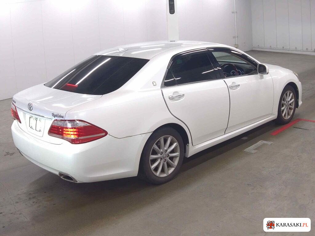 Toyota Crown 2011 z aukcji japońskiej