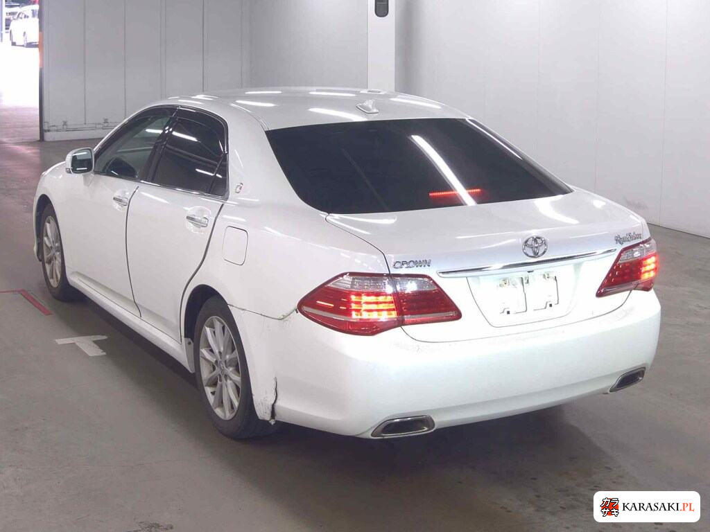 Toyota Crown 2011 z aukcji japońskiej