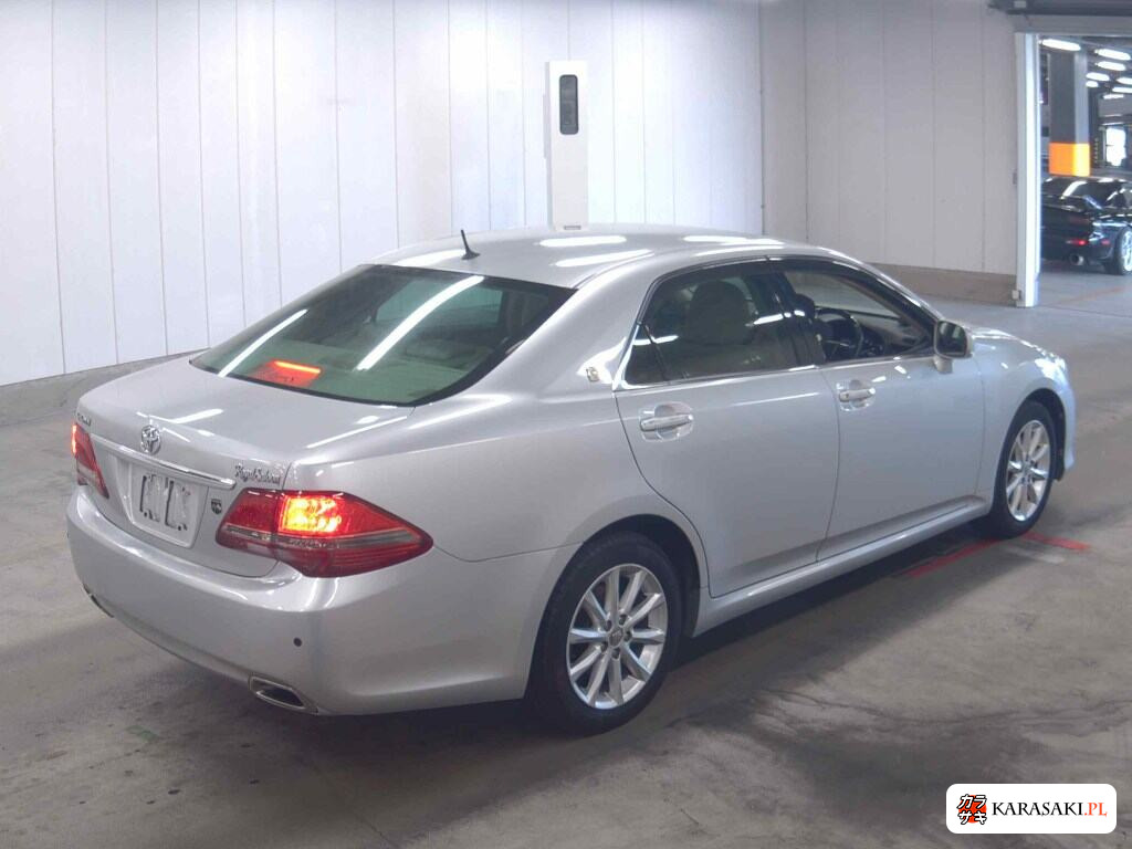 Toyota Crown 2009 z aukcji japońskiej