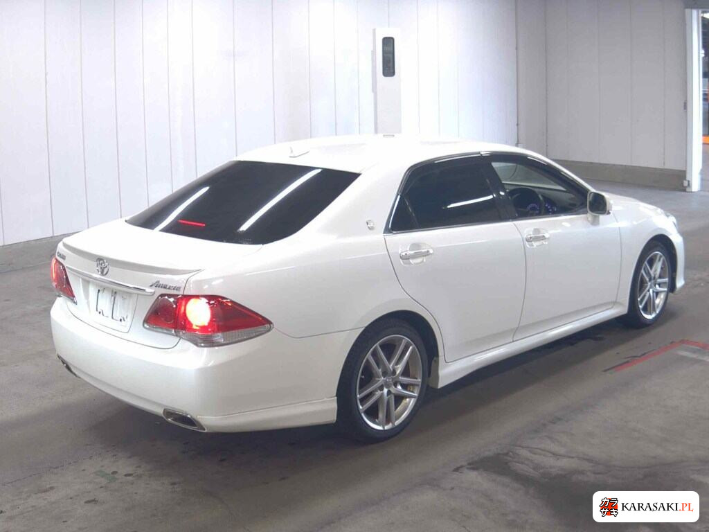 Toyota Crown 2011 z aukcji japońskiej