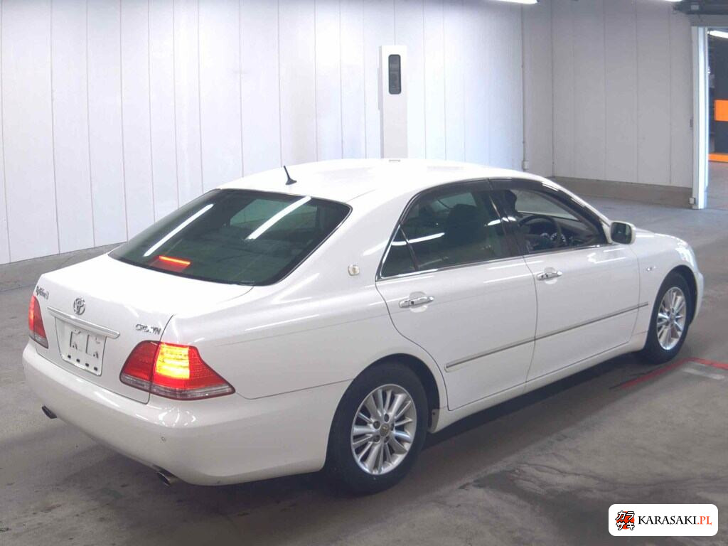 Toyota Crown 2004 z aukcji japońskiej