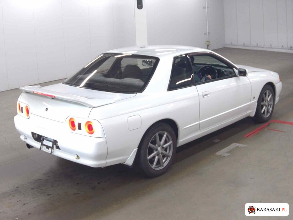 Nissan Skyline 1993 z aukcji japońskiej