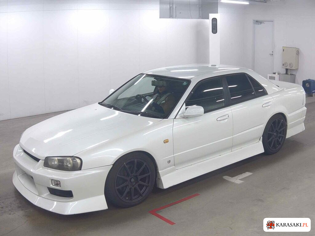 Nissan Skyline 2000 z aukcji japońskiej