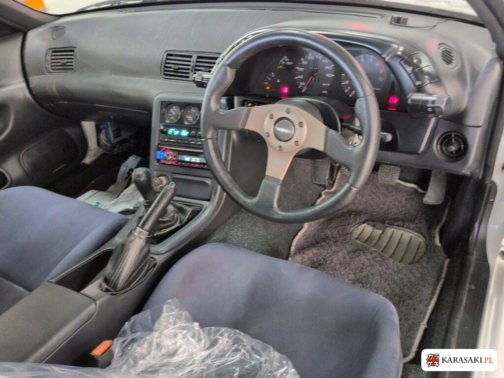 Nissan Skyline 1992 z aukcji japońskiej