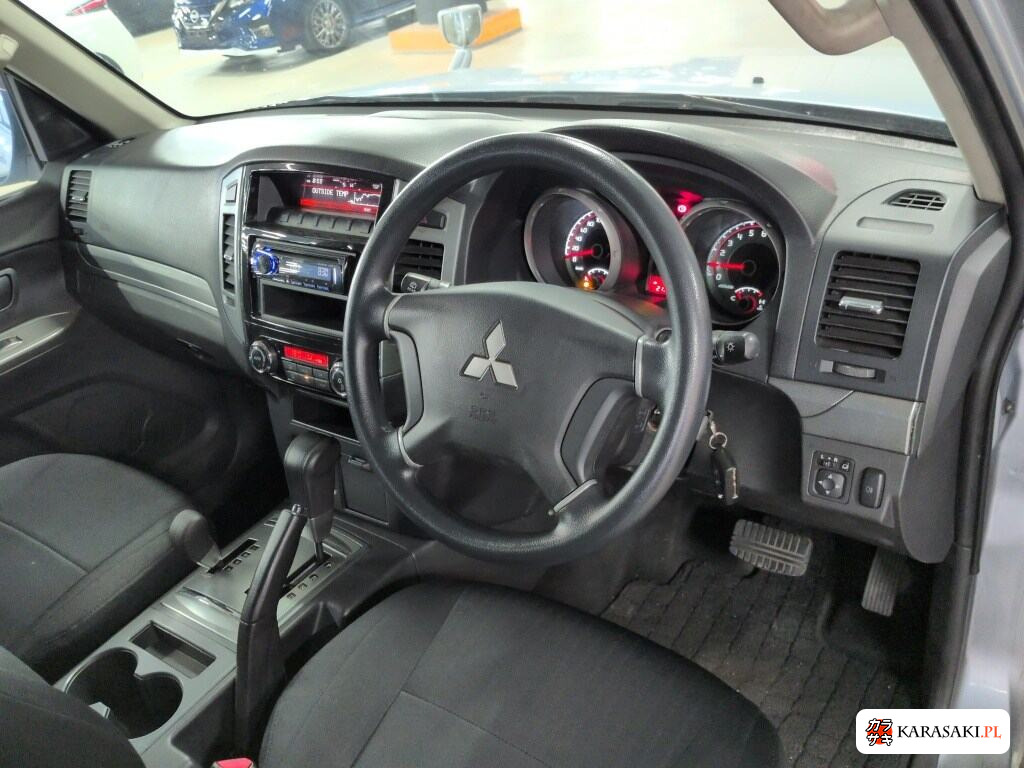 Mitsubishi Pajero 2017 z aukcji japońskiej