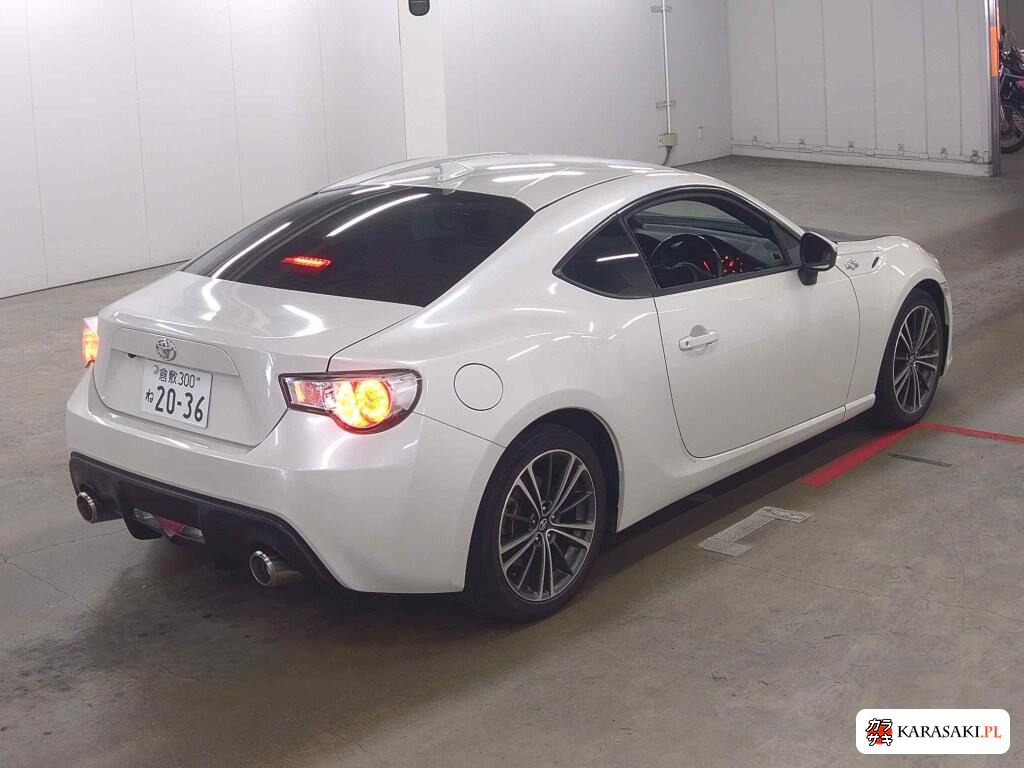 Toyota 86 2015 z aukcji japońskiej