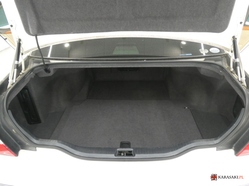 Toyota Celsior 2004 z aukcji japońskiej