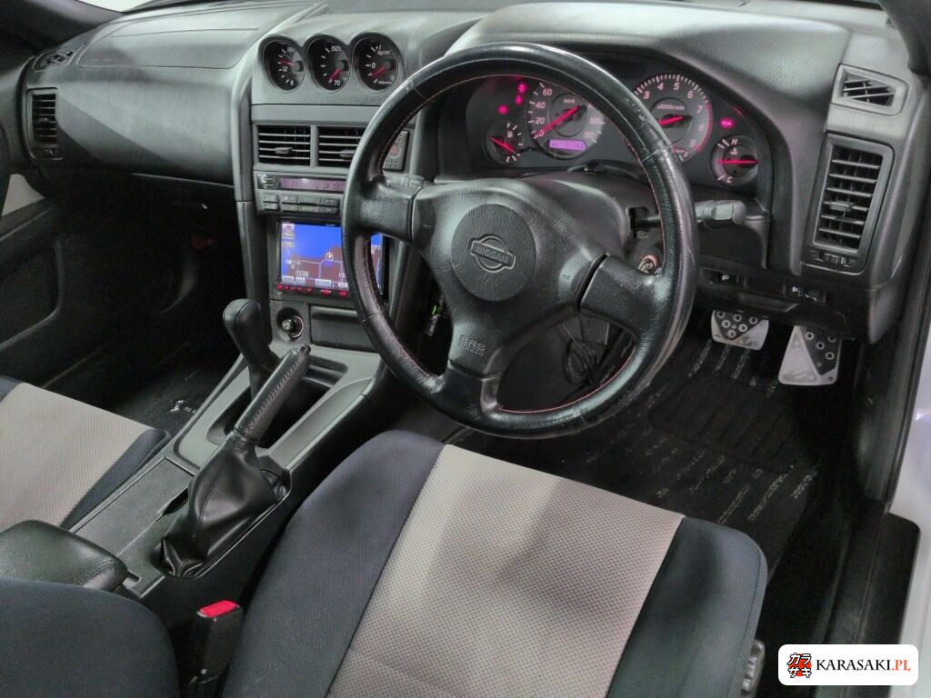 Nissan Skyline 1999 z aukcji japońskiej