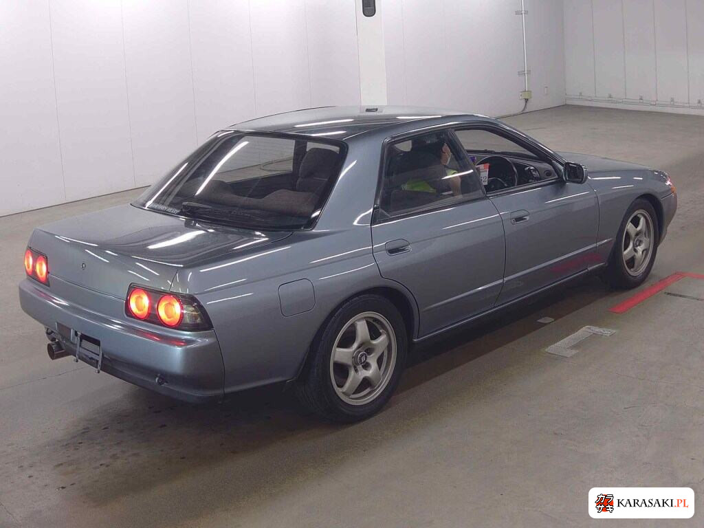 Nissan Skyline 1989 z aukcji japońskiej