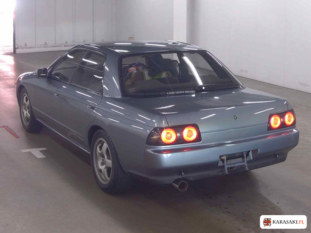 Nissan Skyline 1989 z aukcji japońskiej