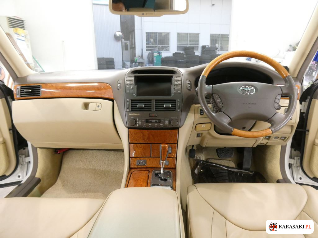Toyota Celsior 2006 z aukcji japońskiej