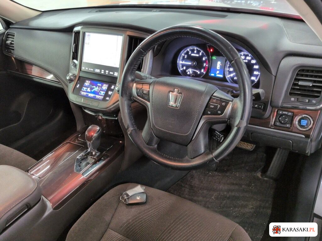 Toyota Crown 2013 z aukcji japońskiej