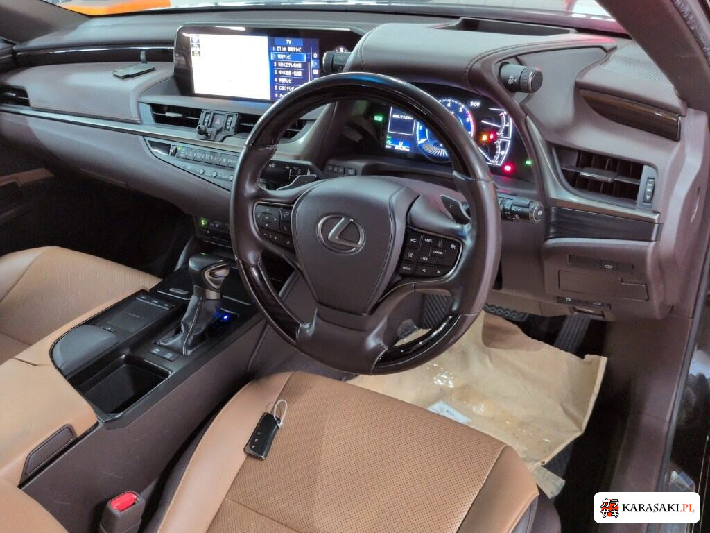 Lexus Es 2019 z aukcji japońskiej