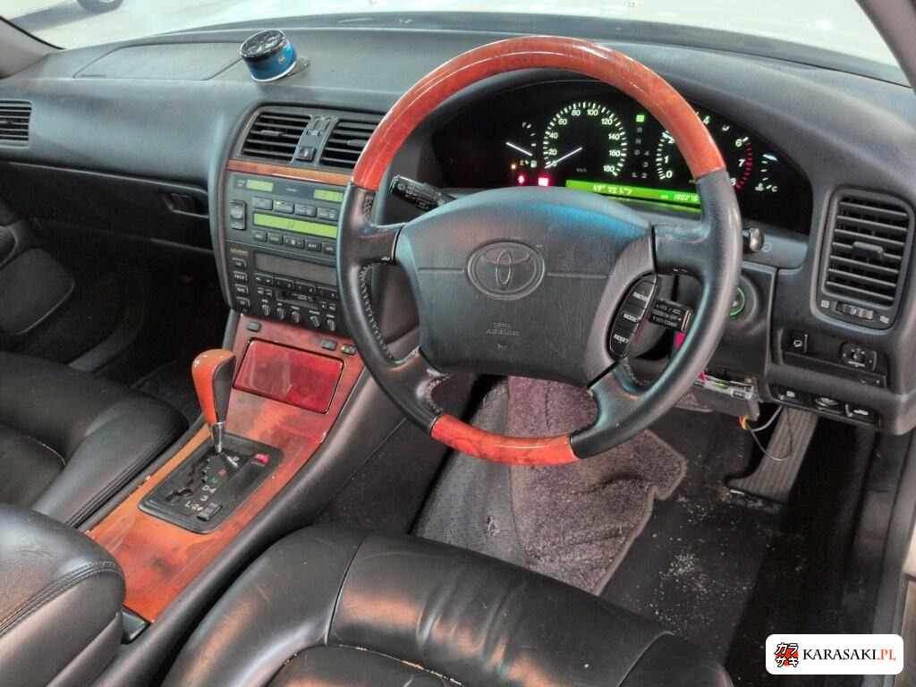 Toyota Celsior 1998 z aukcji japońskiej