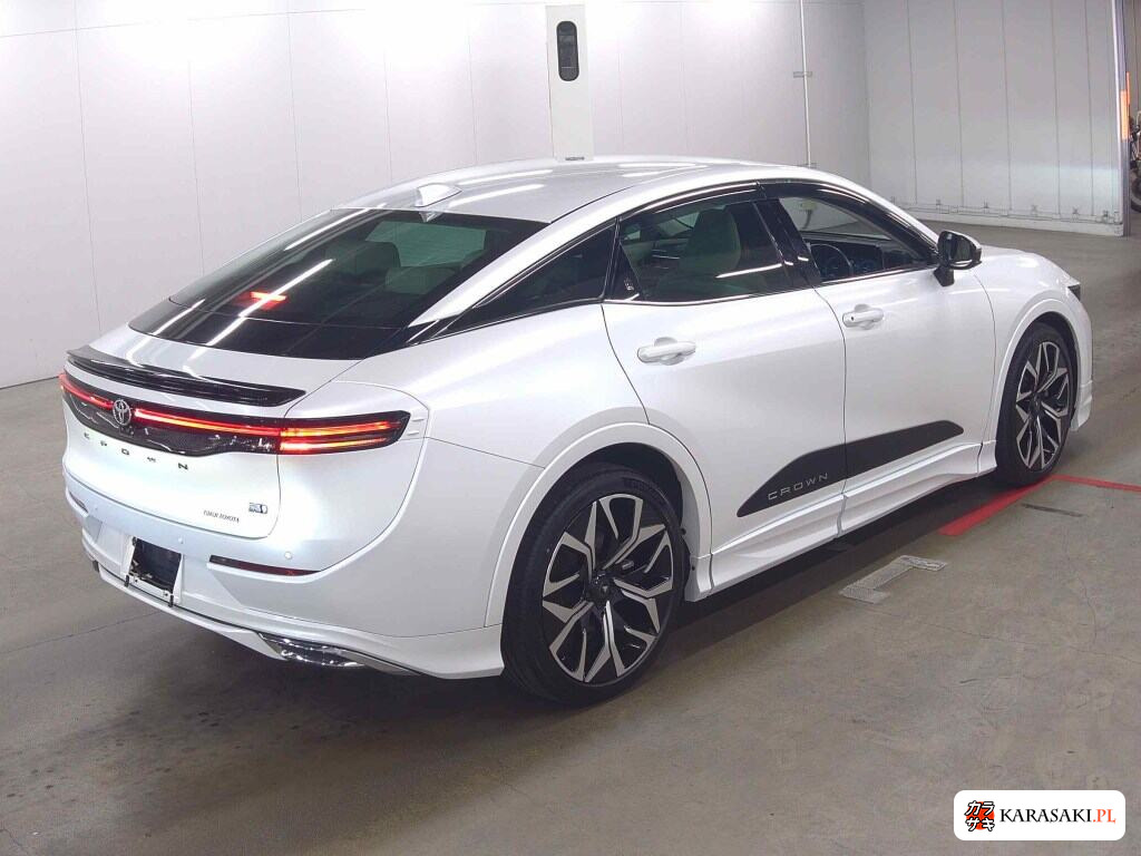 Toyota Crown Crossover 2022 z aukcji japońskiej