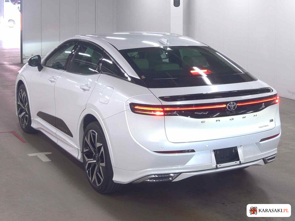 Toyota Crown Crossover 2022 z aukcji japońskiej