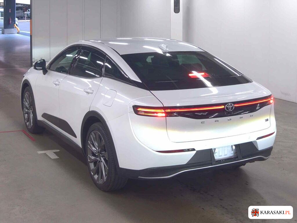 Toyota Crown Crossover 2023 z aukcji japońskiej