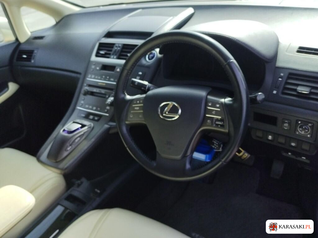 Lexus HS 2009 z aukcji japońskiej
