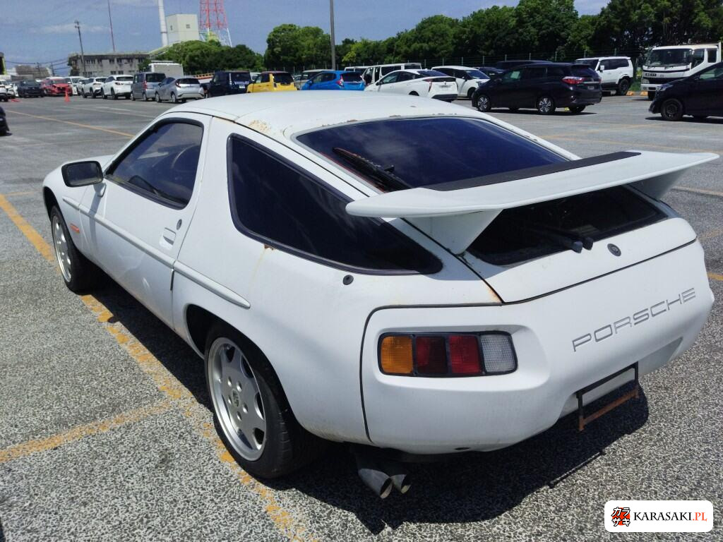 Porsche 928 1982 z aukcji japońskiej
