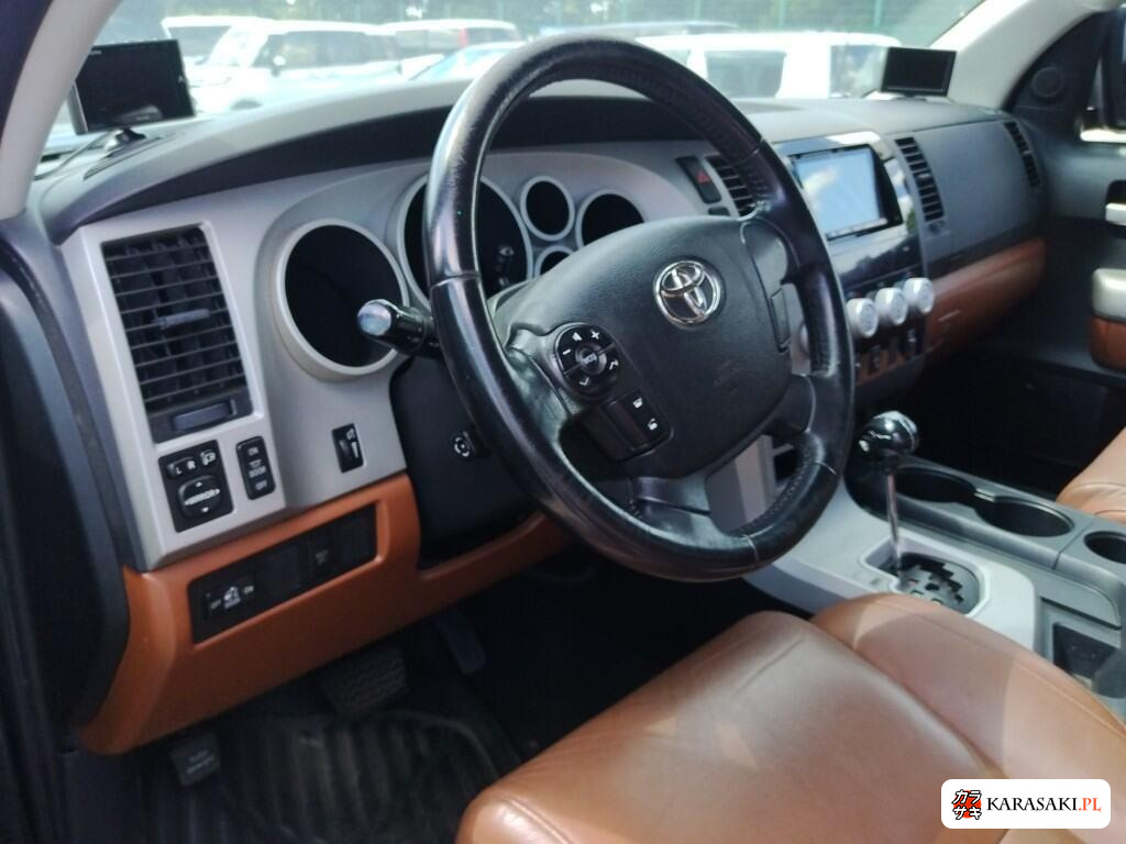 America Toyota Tundra 2015 z aukcji japońskiej