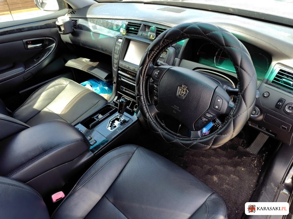 Toyota Crown 2006 z aukcji japońskiej