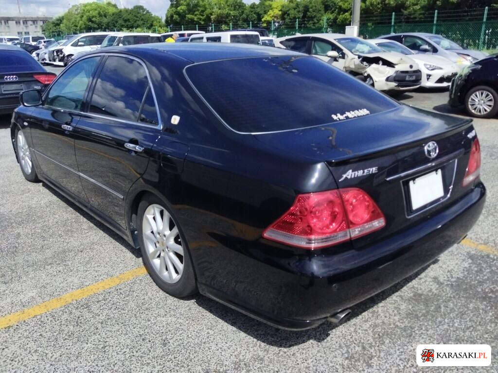 Toyota Crown 2005 z aukcji japońskiej