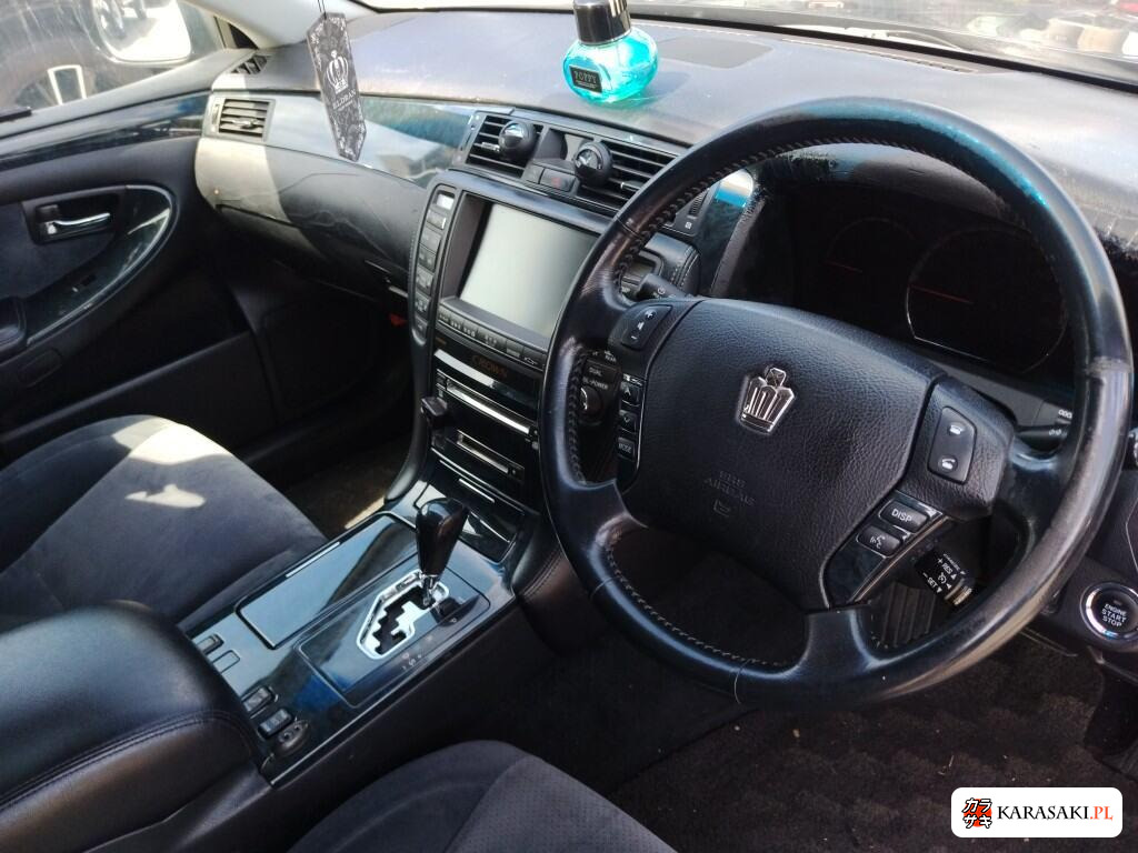 Toyota Crown 2005 z aukcji japońskiej