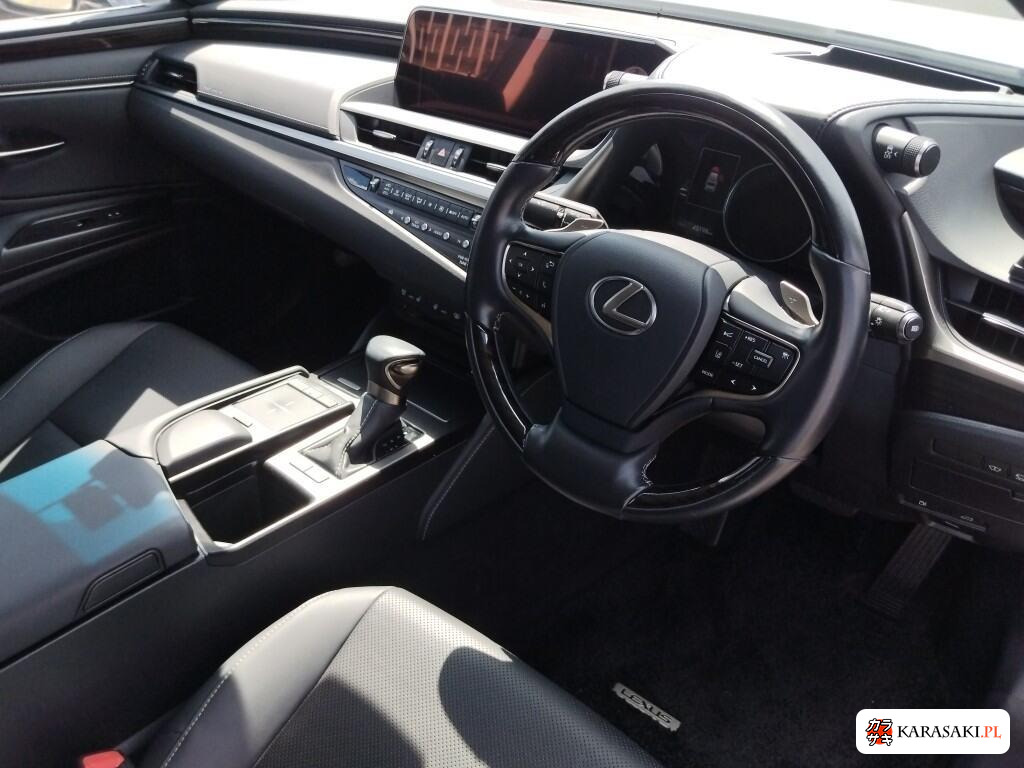 Lexus Es 2021 z aukcji japońskiej