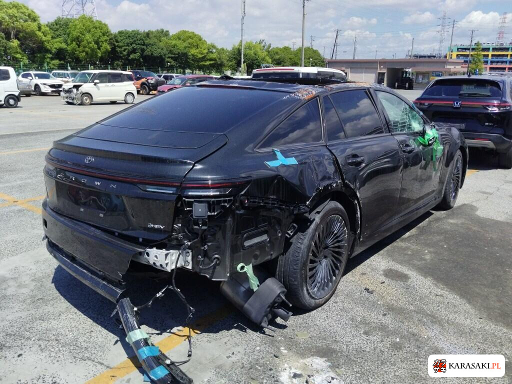 Toyota Crown 2024 z aukcji japońskiej