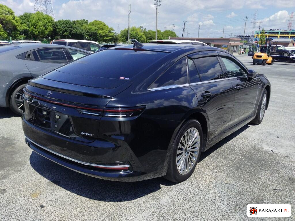 Toyota Crown 2025 z aukcji japońskiej