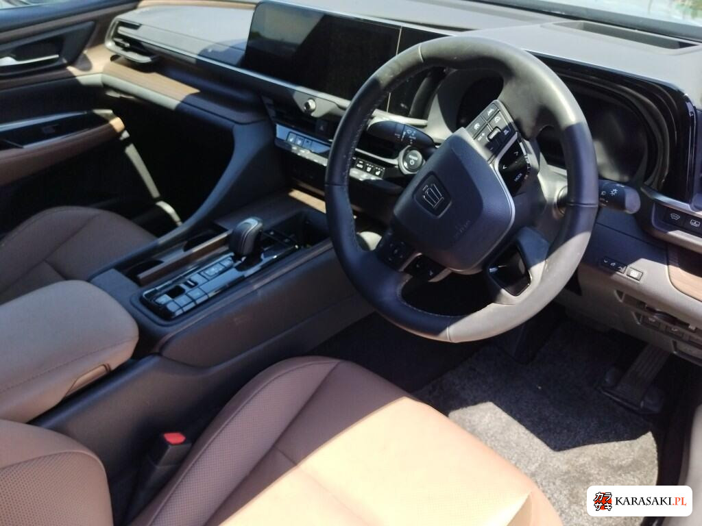 Toyota Crown 2025 z aukcji japońskiej