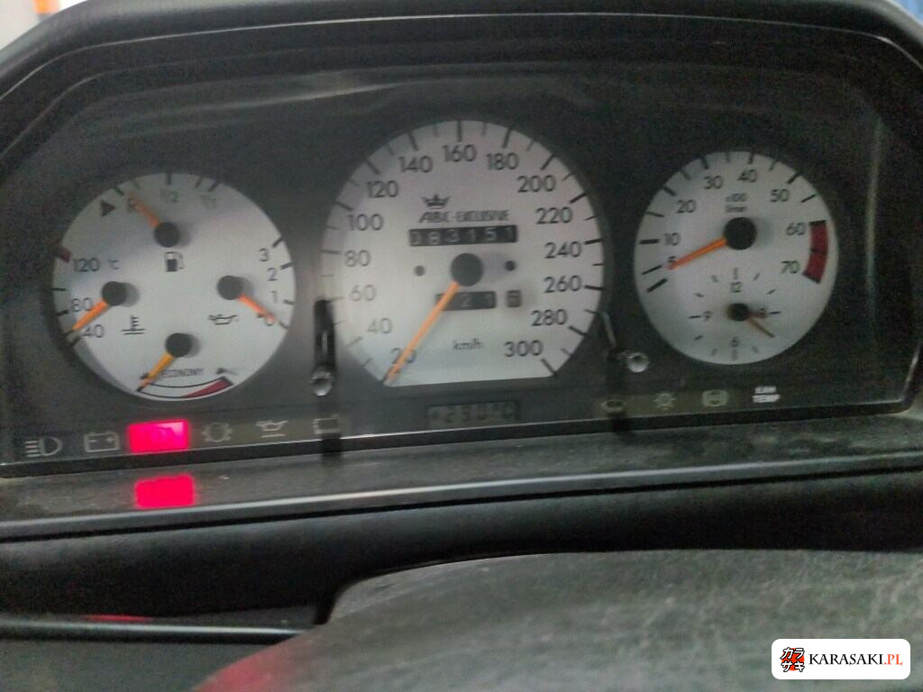 Mercedes-Benz Medium Class 1989 z aukcji japońskiej