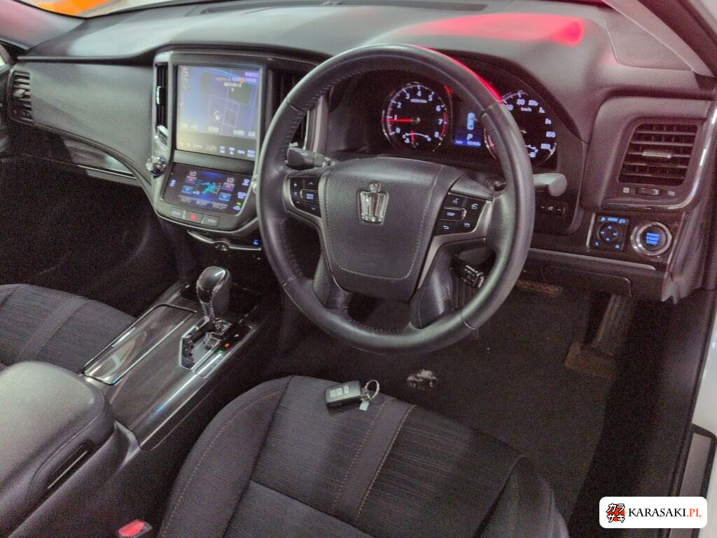 Toyota Crown 2015 z aukcji japońskiej