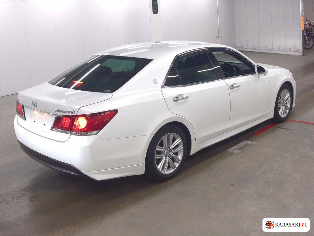 Toyota Crown 2015 z aukcji japońskiej